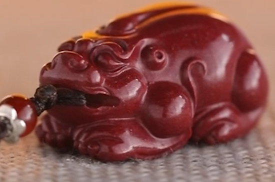 女人佩戴朱砂的禁忌