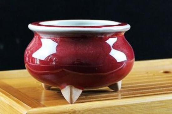 紅釉瓷器鑒別新老的方法