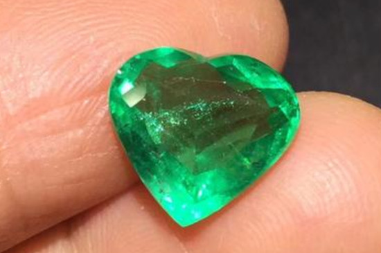 祖母綠與玻璃的鑒定方法