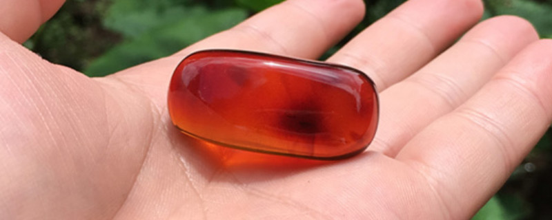 血珀很輕是不是假的