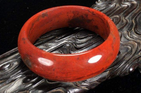 三種女人不適合戴瑪瑙