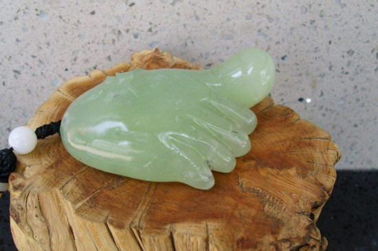 岫巖玉怎樣保養(yǎng)更加綠，岫巖玉變綠的方法