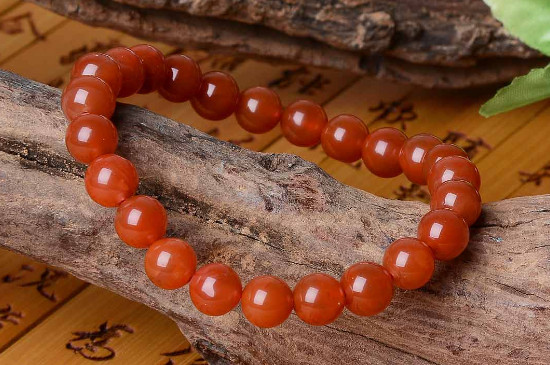南紅瑪瑙手串的功效與作用