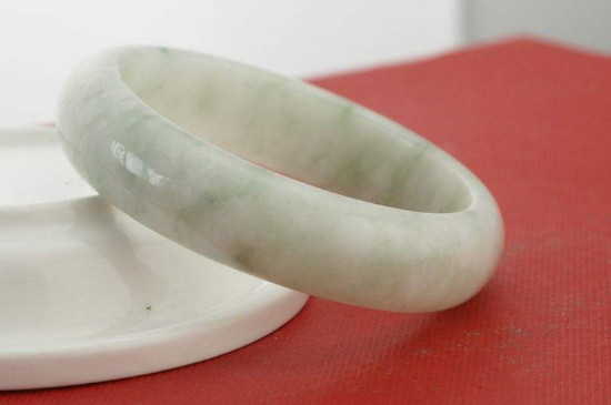 藍(lán)田玉的產(chǎn)地是哪個(gè)地方