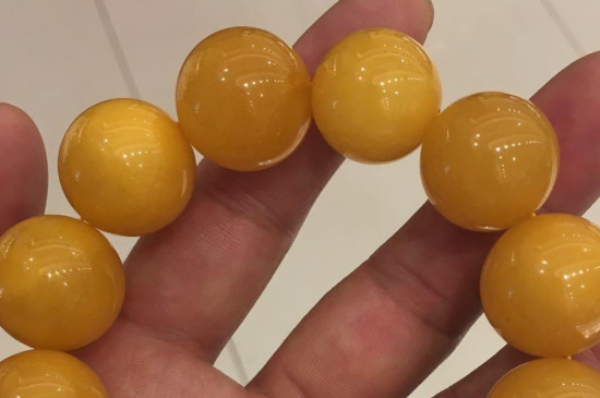 蜜蠟時(shí)間長(zhǎng)了會(huì)變顏色嗎?