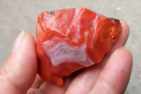 保山南紅用油保養(yǎng)嗎