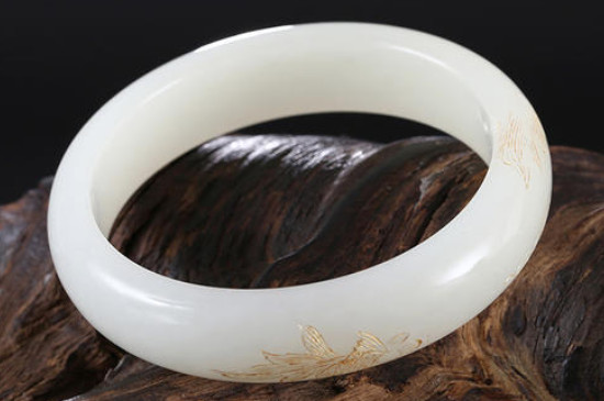 白玉鐲子怎么鑒別好壞