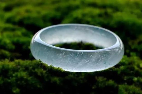 翡翠鑒別最簡單方法，教你輕松辨別翡翠真假