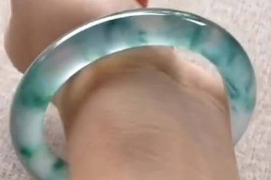 三種女人不適合戴翡翠