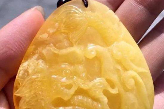 琥珀為啥越戴越模糊