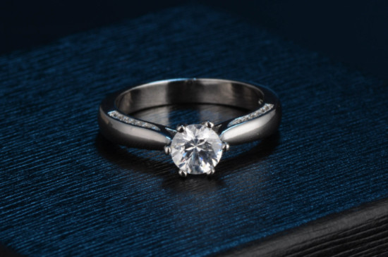 買鉆石戒指要注意什么