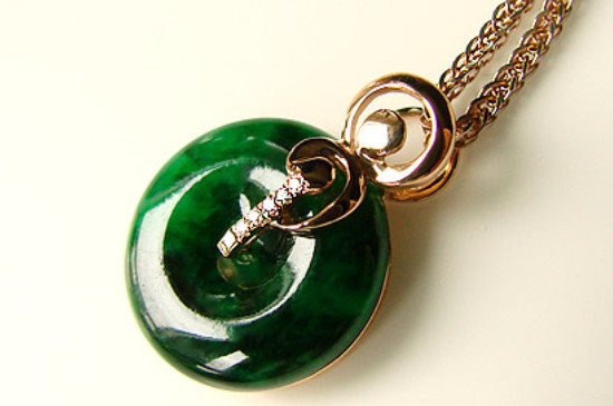 戴平安扣的好處和禁忌