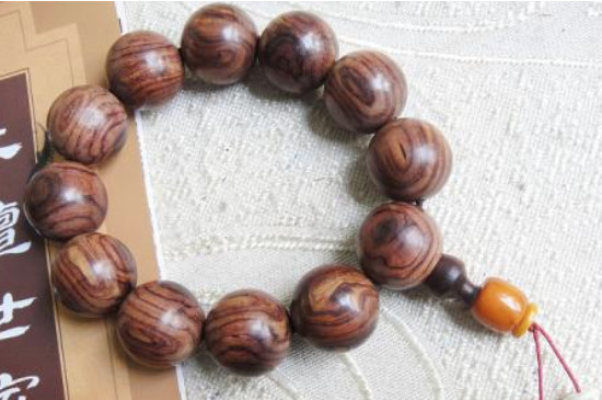 黃花梨木手串有什么用