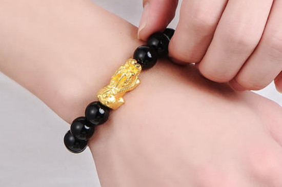 黃金貔貅手鏈的佩戴方法和禁忌男