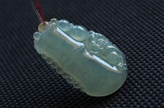 翡翠能戴著洗澡嗎