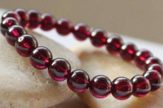 石榴石的顏色有哪些