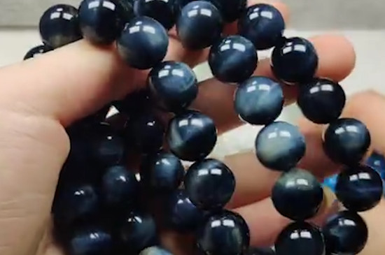 藍(lán)水晶適合什么人帶