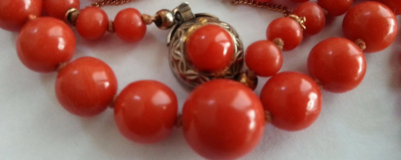 女人戴紅珊瑚的好處