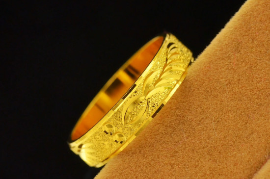 沙金和黃金的區(qū)別肉眼能看出來(lái)嗎