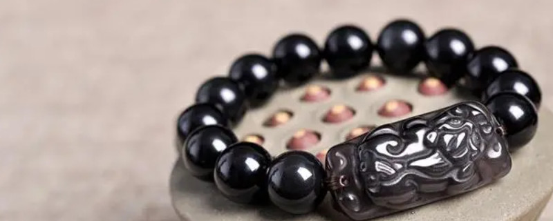 黑曜石和黑瑪瑙有什么區(qū)別