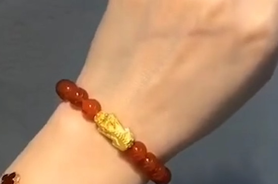 怎樣佩戴貔貅吊墜