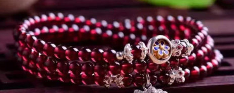 石榴石里面有黑色雜質(zhì)是什么情況