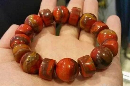 南紅瑪瑙為什么比普通瑪瑙貴，南紅瑪瑙的文化價(jià)值