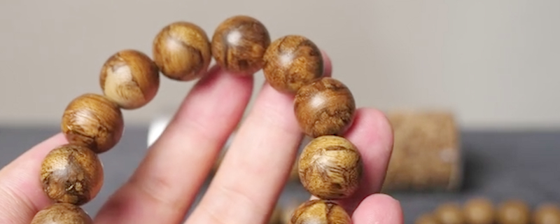 土沉香手串為什么黑