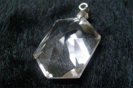 白水晶佩戴禁忌，這些禁忌千萬不要犯