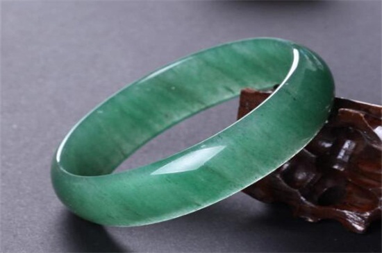 東陵石和玉的區(qū)別