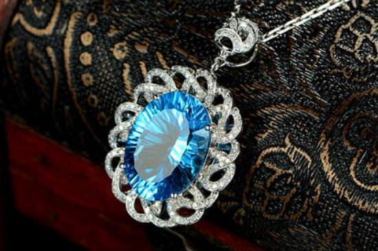 托帕石能用酒精擦嗎