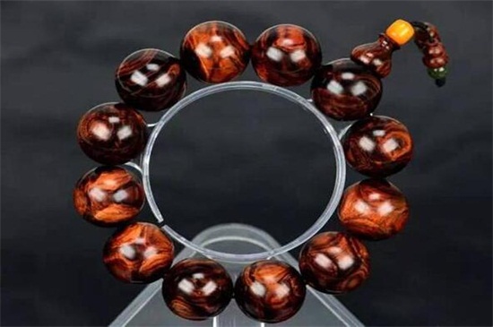 緬甸黃花梨手串特點(diǎn)