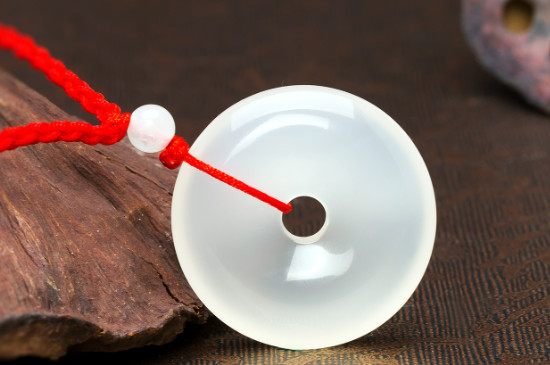 男戴平安扣有什么好處