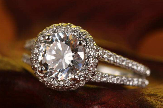 白金戒指帶了發(fā)黃怎么回事