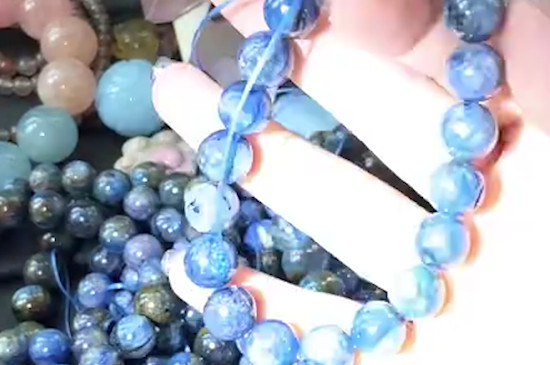 藍(lán)水晶適合什么人帶