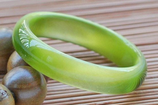 貓眼石手鐲功效與作用