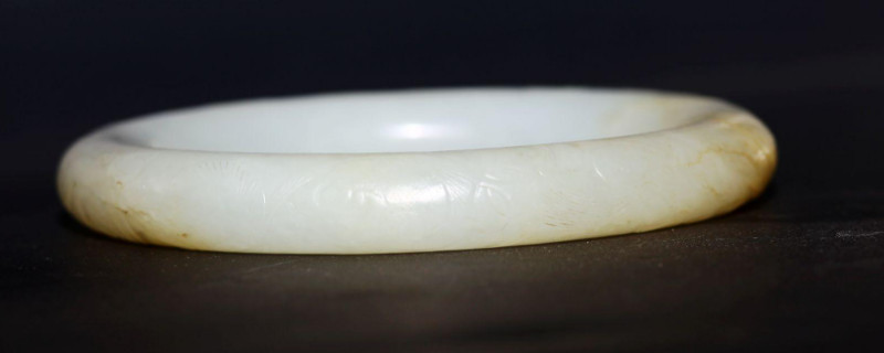 白玉手鐲適合什么年齡戴