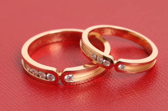 右手食指戴戒指意義男