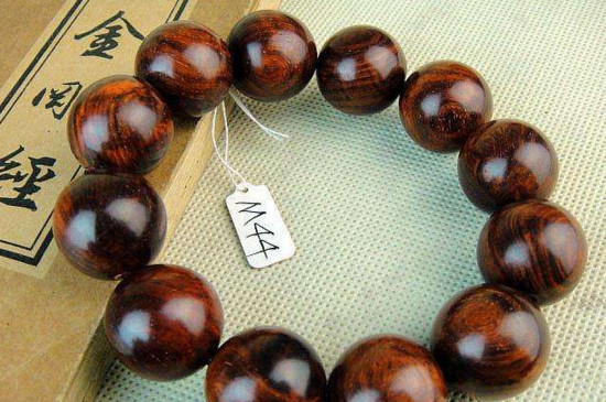 紫檀木手串功效，佩戴紫檀木手串的好處