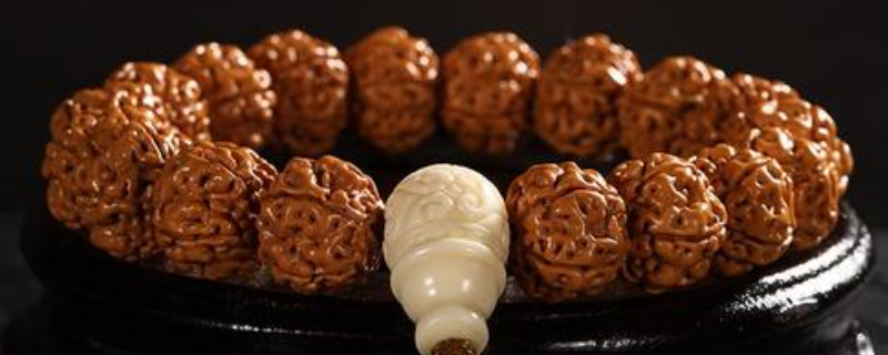 核桃手串怎么盤(pán)越來(lái)越亮