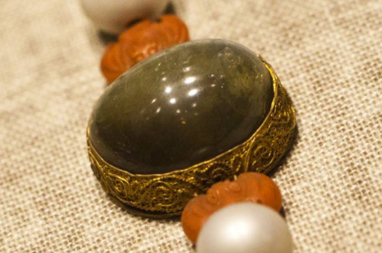 人造貓眼石有害嗎，人造貓眼石的區(qū)分方法