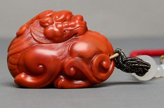 女人帶貔貅頭朝左好嗎