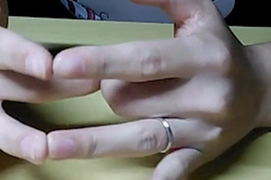 十指戴戒指的含義