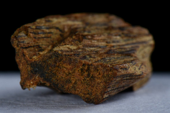 白奇楠沉香的鑒別