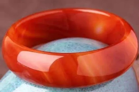 瑪瑙手鐲一般多少錢正品