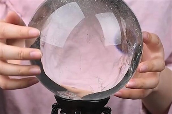 白水晶球風(fēng)水?dāng)[件的寓意