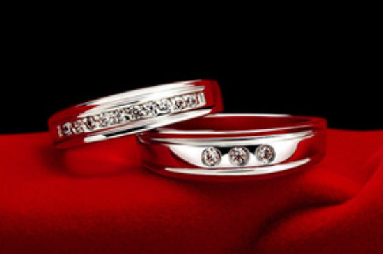 鉑金鉆石戒指發(fā)黃怎么回事