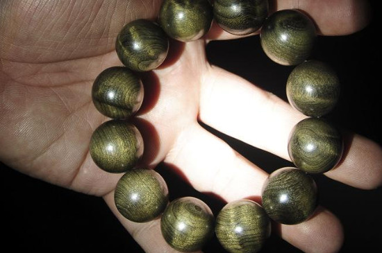 金絲楠手串怎么盤玩