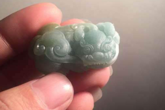 手上戴貔貅有什么好處