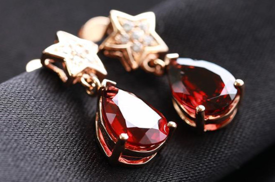 紅玉髓和石榴石哪個好